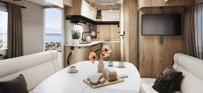 salon nouveau camping car le voyageur LVXH 6.9 LF